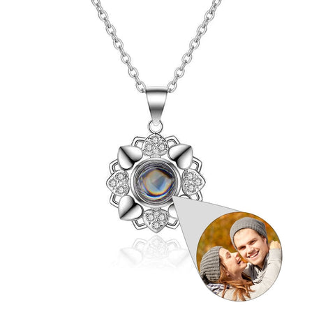 Unverwechselbares Sonnenblumen-Familienfoto Halskette mit individueller Projektion - Schmuck als Erinnerung für Liebende